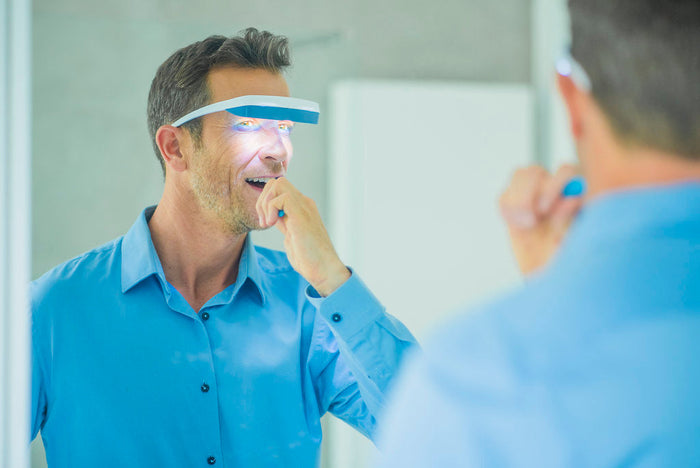 Light Therapy Blog Article Terapia de luz azul: qué es, qué hace y cuándo ayuda